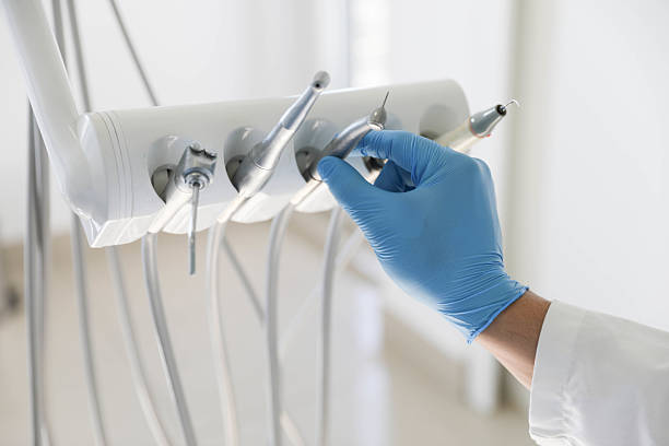 Professional Emergency Dentist technician working in Seneca, IL